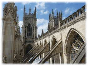 800px-The_cathedral_in_York.jpg